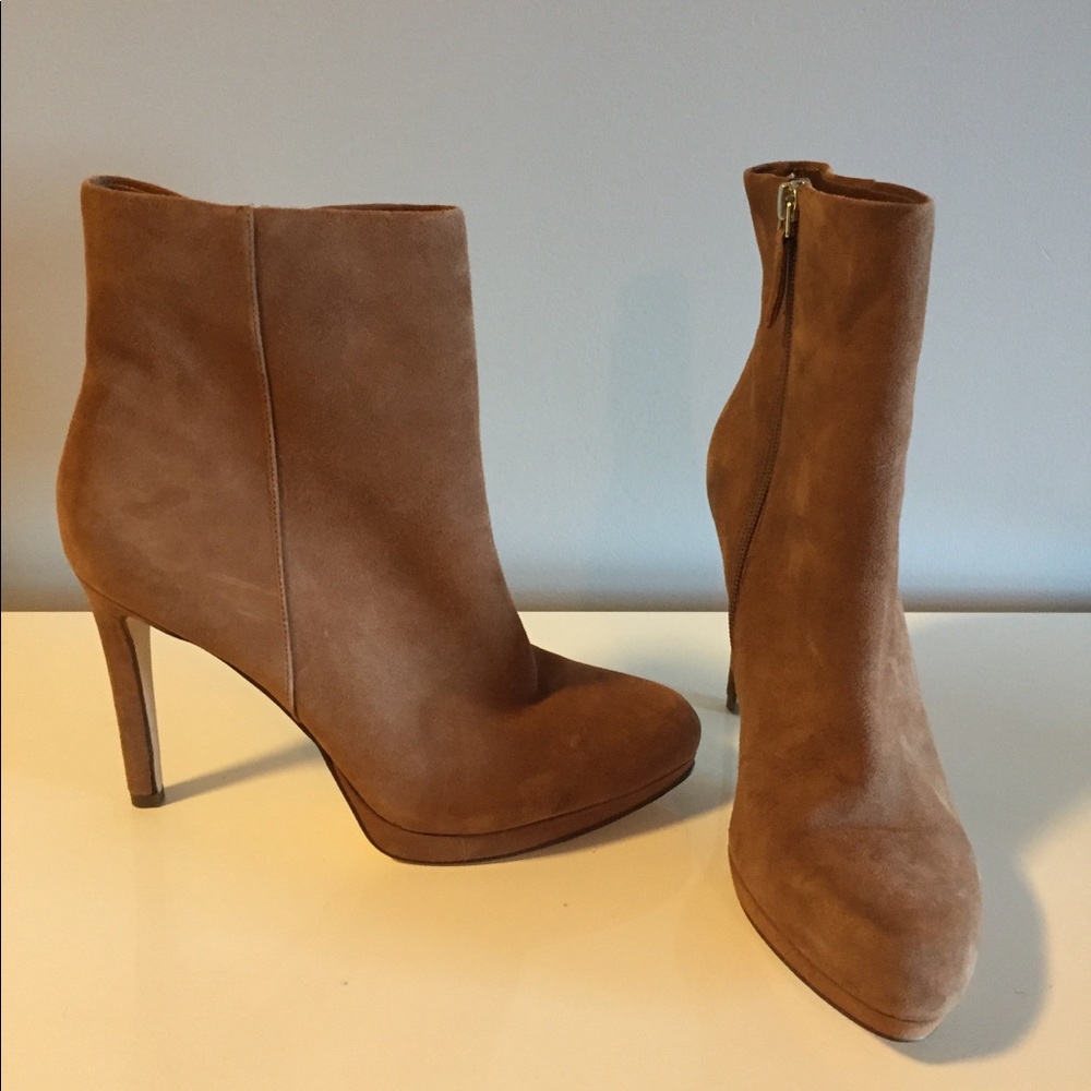 Nine West Quanette brown suede platform boots 9